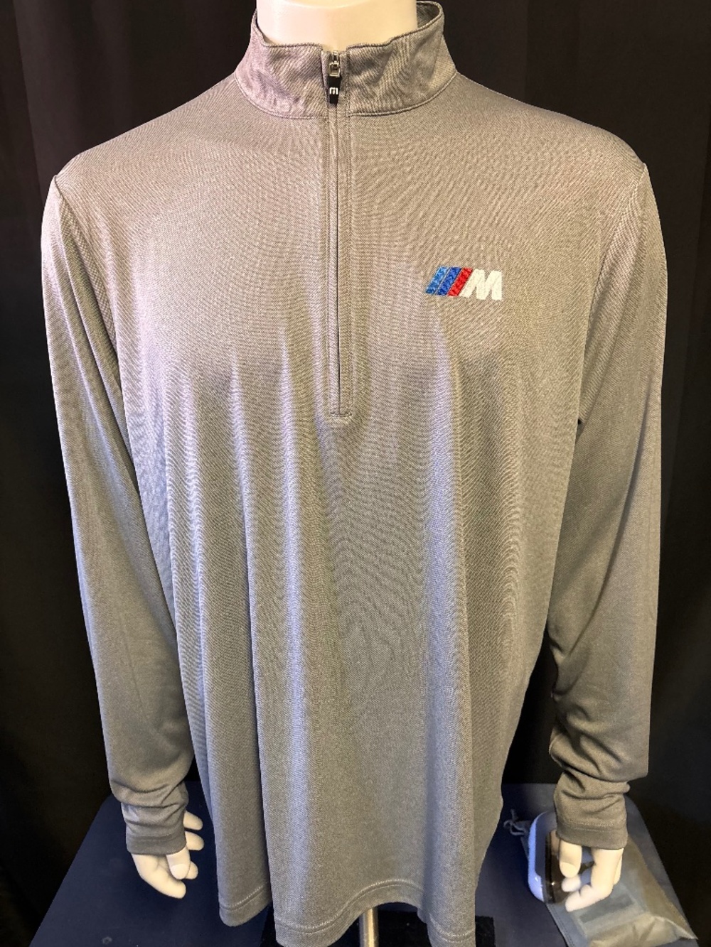 Awesome mens XL Travis Mathew golf quarter zip lightweight